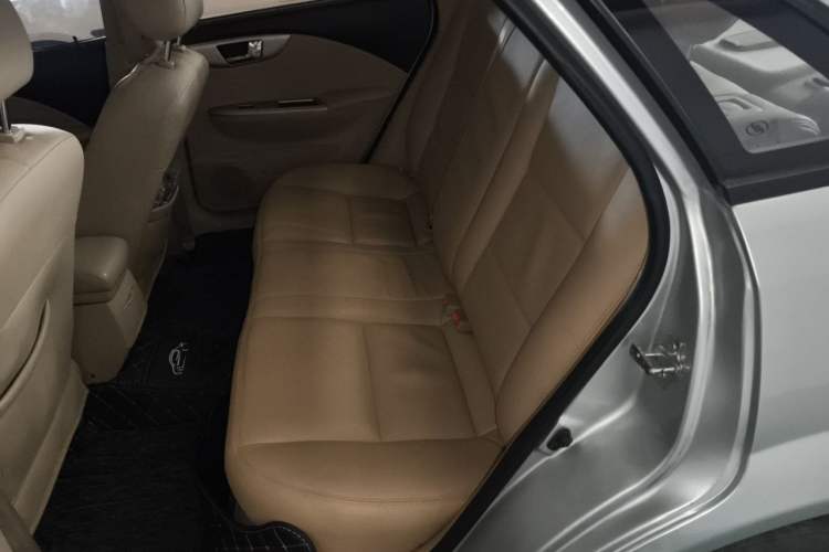 Used Buick Excelle 2013 1.5L Automatic Classic Model Left Rear Seat