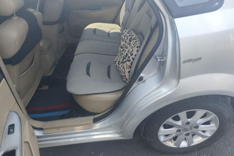 Used Buick Excelle 2013 1.5L Automatic Classic Model Left Rear Seat