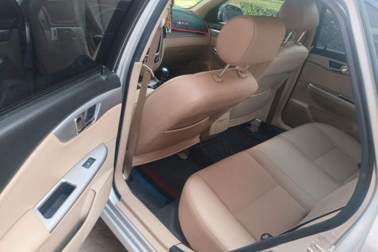 Used Buick Excelle 2013 1.5L Manual Classic Model Left Rear Seat