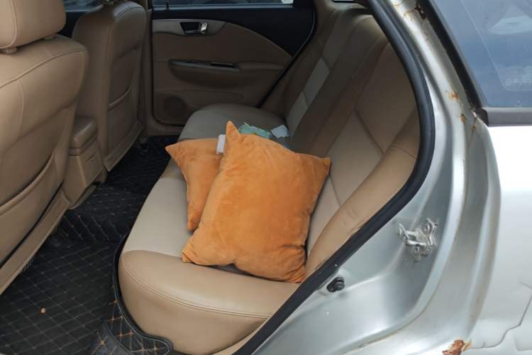 Used Buick Excelle 2013 1.5L Automatic Classic Model Left Rear Seat