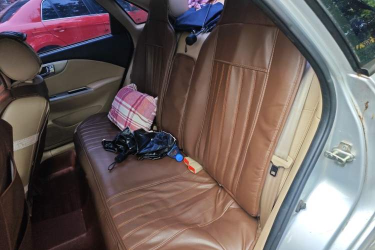 Used Buick Excelle 2013 1.5L Automatic Classic Model Left Rear Seat