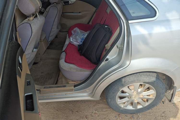 Used Buick Excelle 2013 1.5L Manual Classic Model Left Rear Seat