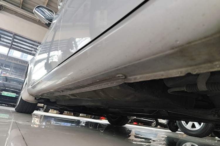 Used Buick Excelle 2013 1.5L Automatic Luxury Model Left Side Sill