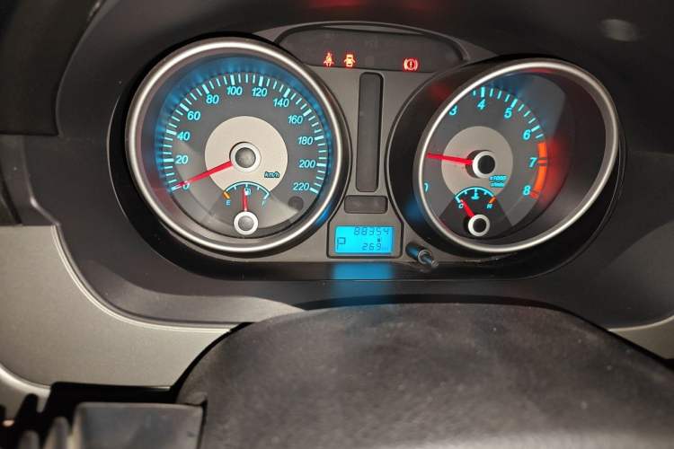 Used Buick Excelle 2013 1.5L Automatic Classic Model Odometer Close Up