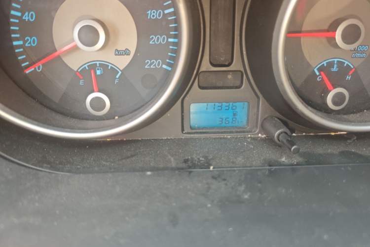 Used Buick Excelle 2013 1.5L Manual Luxury Model Odometer Close Up