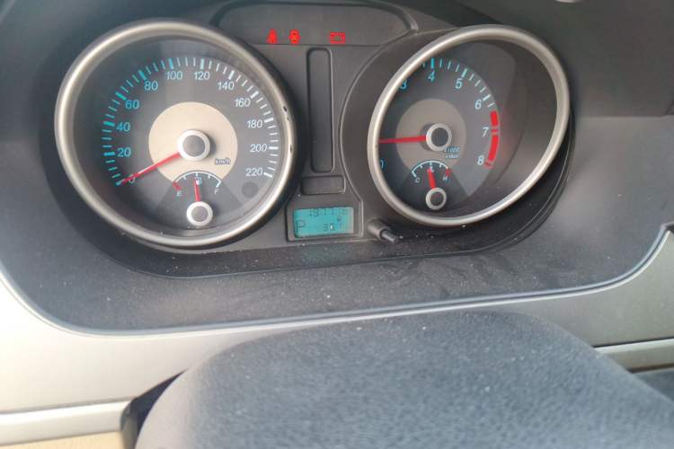 Used Buick Excelle 2013 1.5L Automatic Classic Model Odometer Close Up