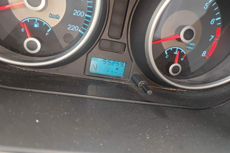 Used Buick Excelle 2013 1.5L Automatic Classic Model Odometer Close Up