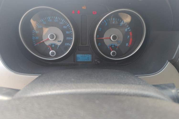 Used Buick Excelle 2013 1.5L Automatic Classic Model Odometer Close Up