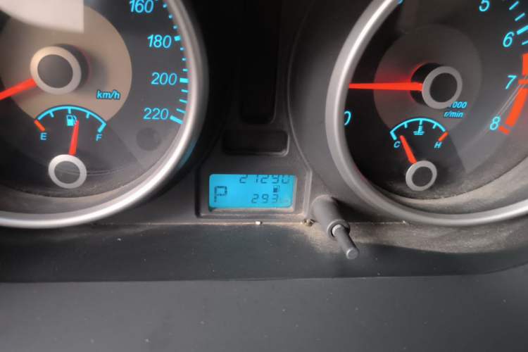 Used Buick Excelle 2013 1.5L Automatic Classic Model Odometer Close Up