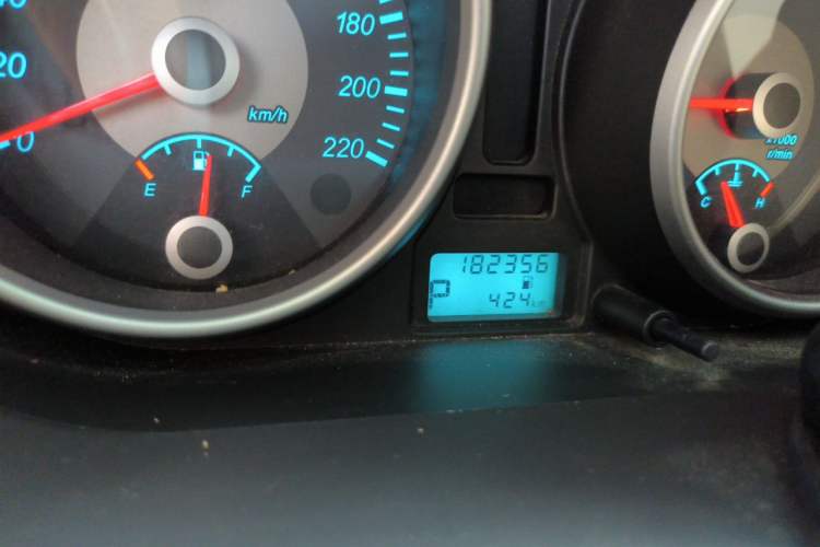 Used Buick Excelle 2013 1.5L Automatic Classic Model Odometer Close Up