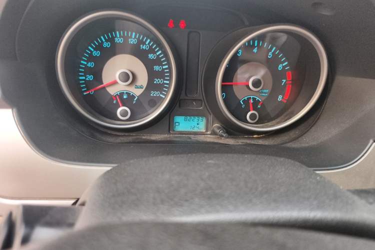 Used Buick Excelle 2013 1.5L Automatic Classic Model Odometer Close Up