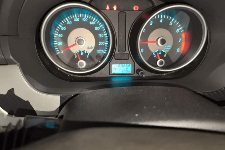 Used Buick Excelle 2013 1.5L Automatic Classic Model Odometer Close Up