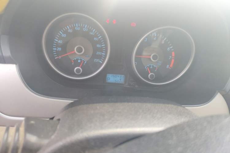 Used Buick Excelle 2013 1.5L Automatic Classic Model Odometer Close Up