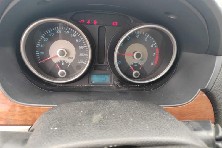 Used Buick Excelle 2013 1.5L Manual Luxury Model Odometer Close Up