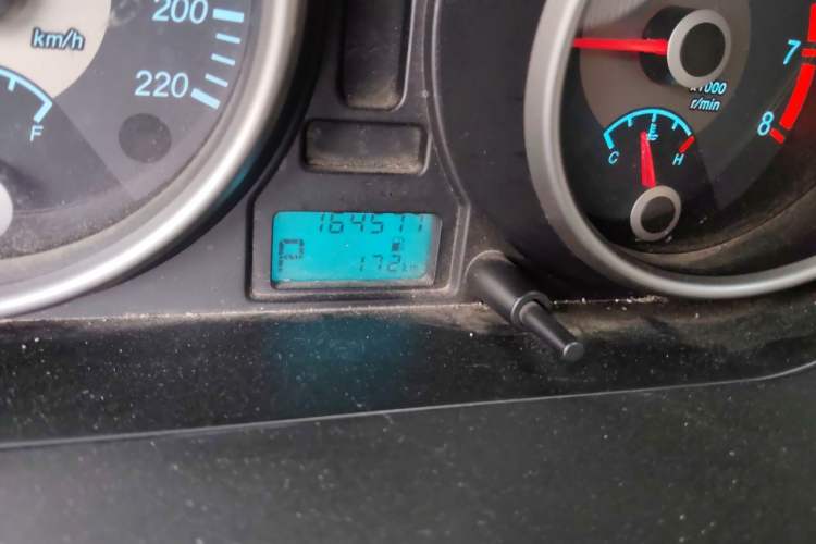 Used Buick Excelle 2013 1.5L Automatic Classic Model Odometer Close Up