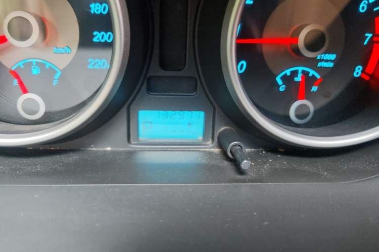Used Buick Excelle 2013 1.5L Automatic Classic Model Odometer Close Up