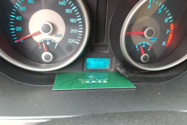 Used Buick Excelle 2013 1.5L Automatic Classic Model Odometer Close Up