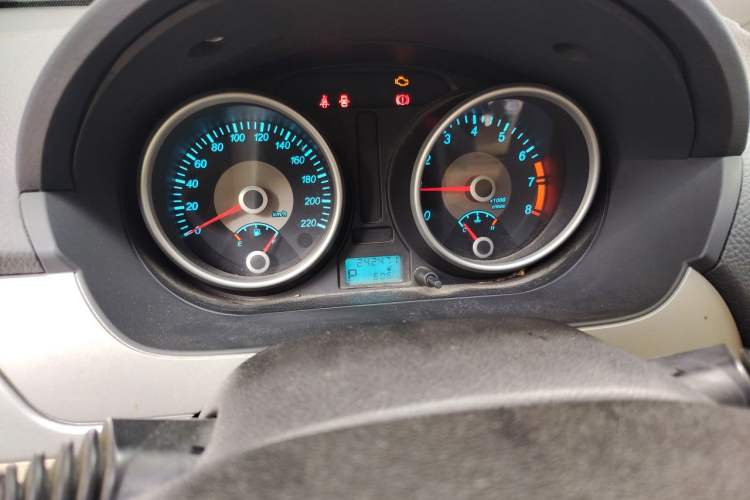 Used Buick Excelle 2013 1.5L Automatic Classic Model Odometer Close Up
