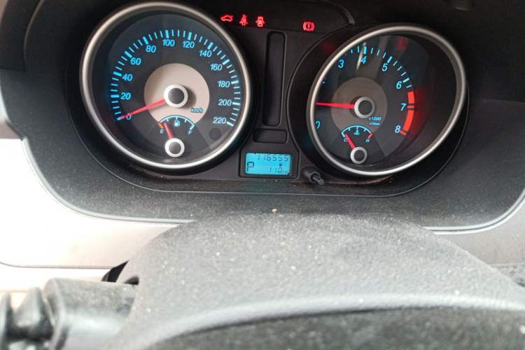 Used Buick Excelle 2013 1.5L Automatic Classic Model Odometer Close Up