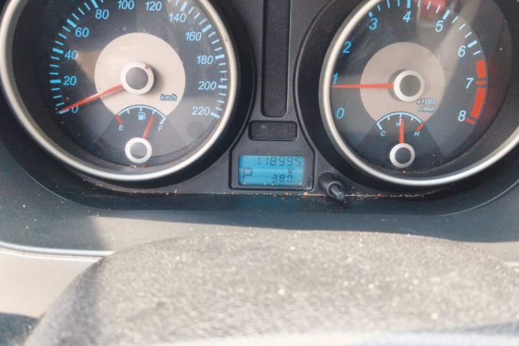 Used Buick Excelle 2013 1.5L Automatic Classic Model Odometer Close Up