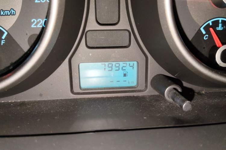 Used Buick Excelle 2013 1.5L Manual Luxury Model Odometer Close Up