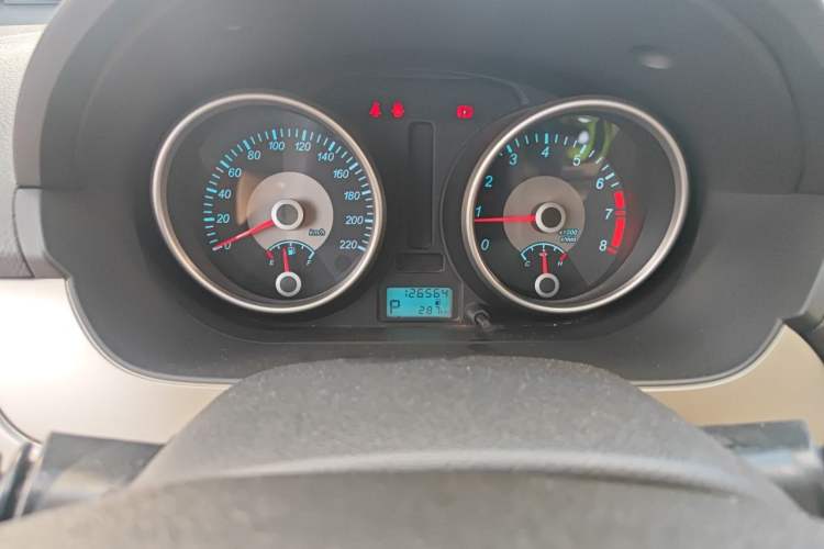 Used Buick Excelle 2013 1.5L Automatic Classic Model Odometer Close Up