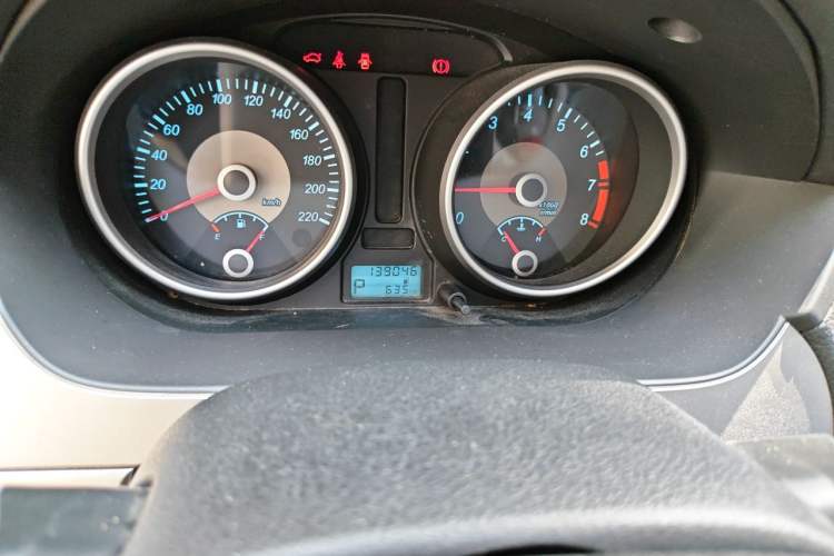 Used Buick Excelle 2013 1.5L Automatic Classic Model Odometer Close Up