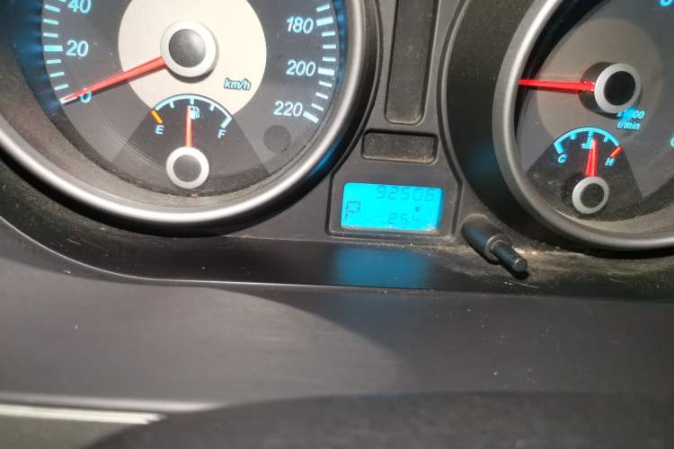 Used Buick Excelle 2013 1.5L Automatic Classic Model Odometer Close Up