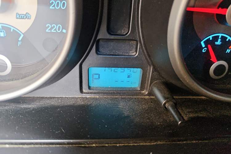 Used Buick Excelle 2013 1.5L Automatic Classic Model Odometer Close Up