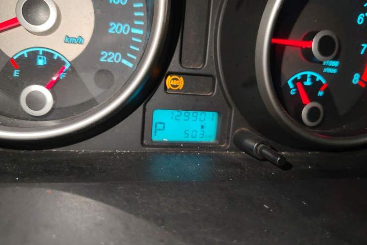 Used Buick Excelle 2013 1.5L Automatic Classic Model Odometer Close Up