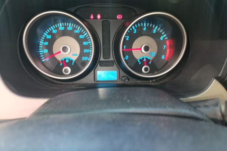 Used Buick Excelle 2013 1.5L Automatic Classic Model Odometer Close Up