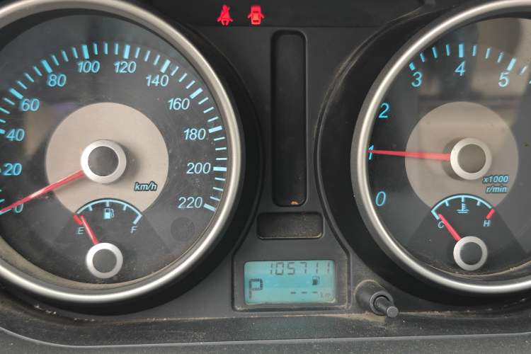 Used Buick Excelle 2013 1.5L Automatic Luxury Model Odometer Close Up