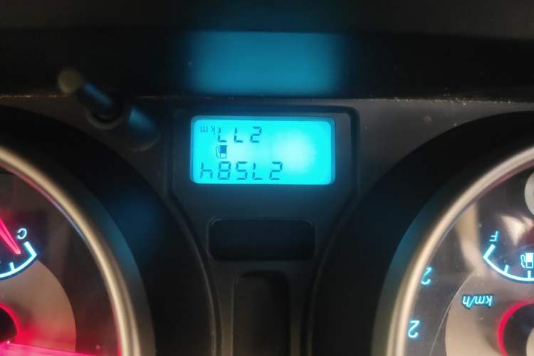 Used Buick Excelle 2013 1.5L Manual Luxury Model Odometer Close Up