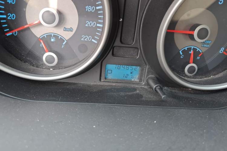 Used Buick Excelle 2013 1.5L Automatic Classic Model Odometer Close Up