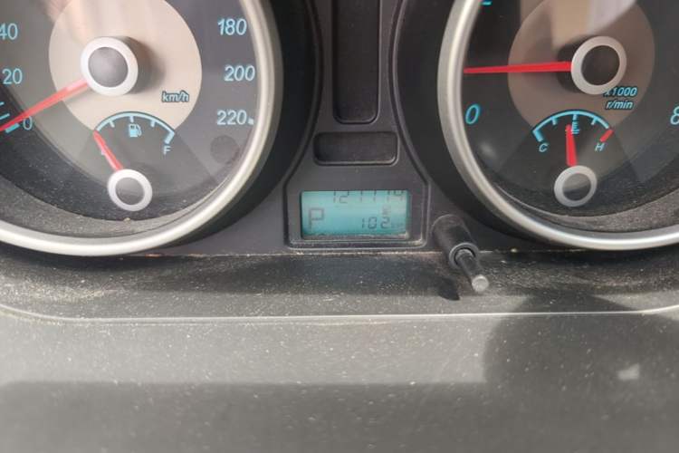 Used Buick Excelle 2013 1.5L Automatic Classic Model Odometer Close Up