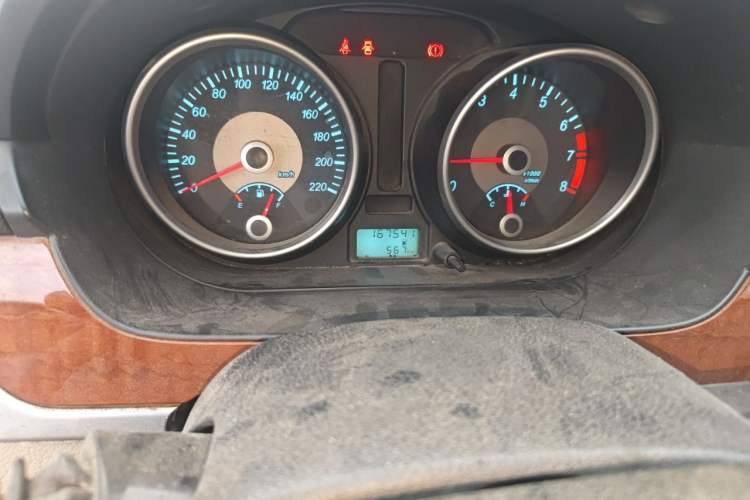 Used Buick Excelle 2013 1.5L Manual Luxury Model Odometer Close Up