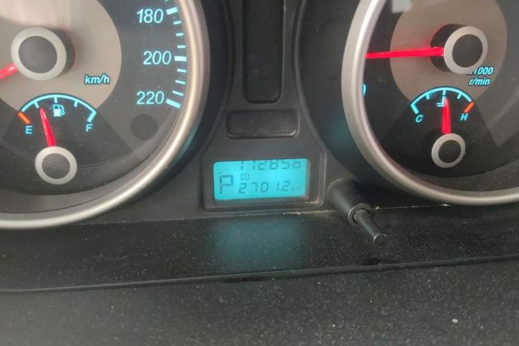 Used Buick Excelle 2013 1.5L Automatic Classic Model Odometer Close Up