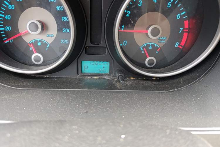 Used Buick Excelle 2013 1.5L Automatic Classic Model Odometer Close Up