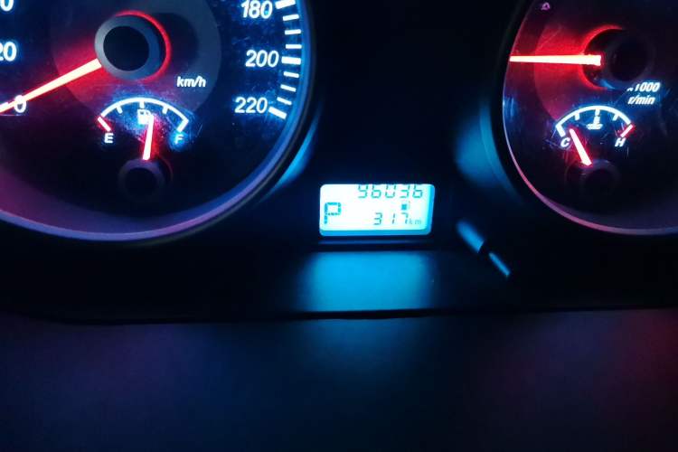 Used Buick Excelle 2013 1.5L Automatic Luxury Model Odometer Close Up