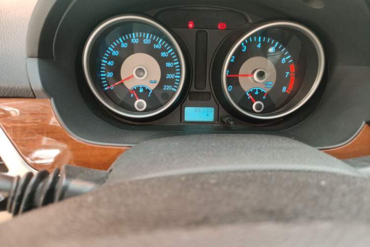 Used Buick Excelle 2013 1.5L Manual Luxury Model Odometer Close Up