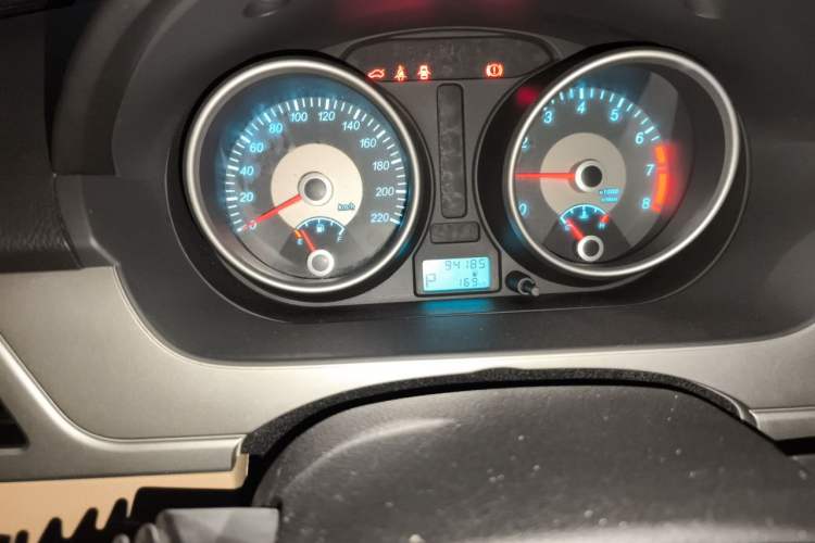 Used Buick Excelle 2013 1.5L Automatic Classic Model Odometer Close Up