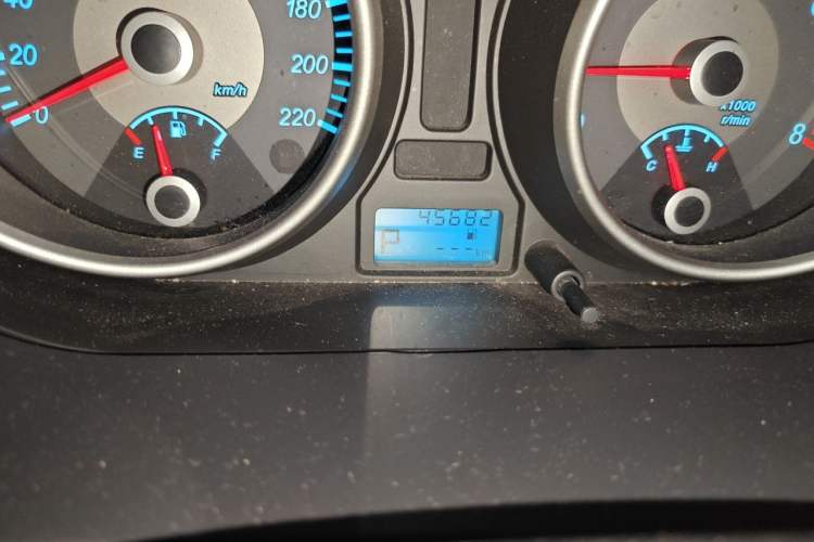 Used Buick Excelle 2013 1.5L Automatic Classic Model Odometer Close Up