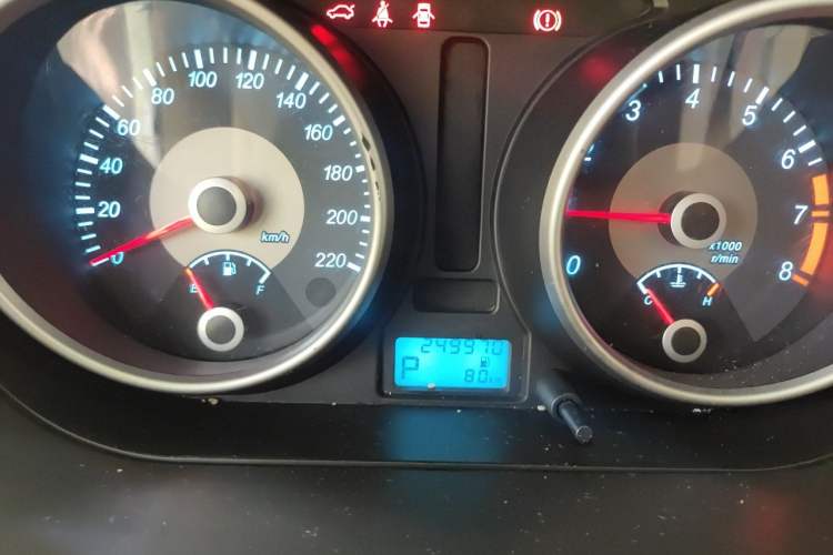 Used Buick Excelle 2013 1.5L Automatic Classic Model Odometer Close Up