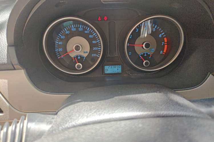 Used Buick Excelle 2013 1.5L Automatic Classic Model Odometer Close Up