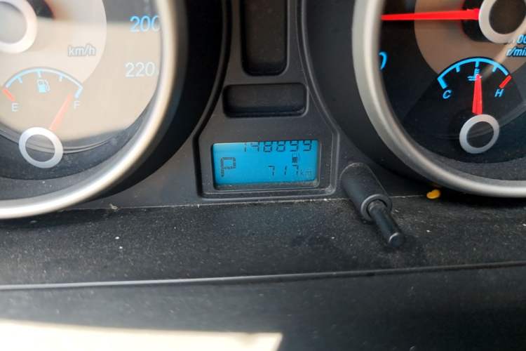 Used Buick Excelle 2013 1.5L Automatic Classic Model Odometer Close Up