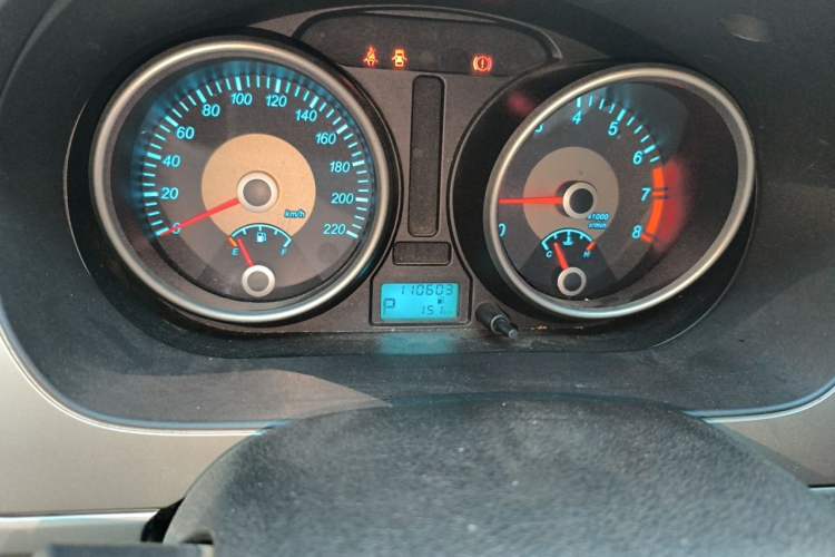 Used Buick Excelle 2013 1.5L Automatic Classic Model Odometer Close Up