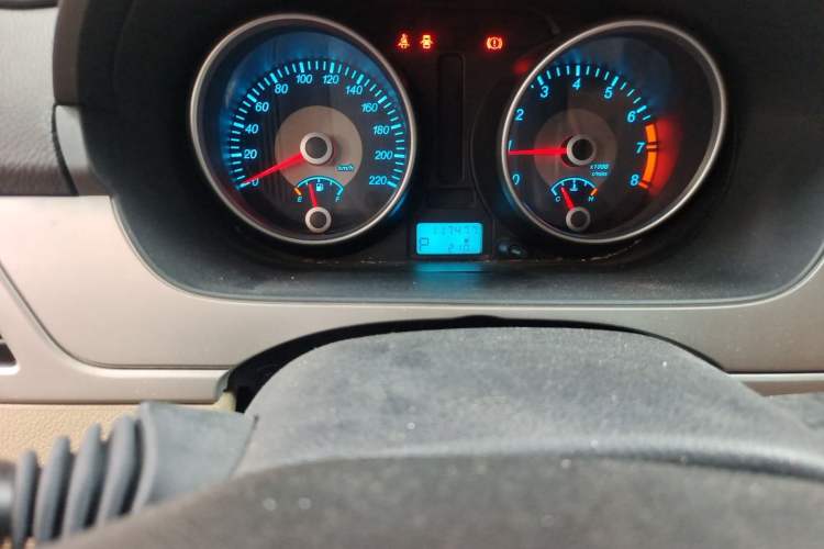 Used Buick Excelle 2013 1.5L Automatic Classic Model Odometer Close Up