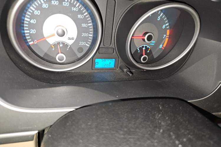 Used Buick Excelle 2013 1.5L Automatic Classic Model Odometer Close Up