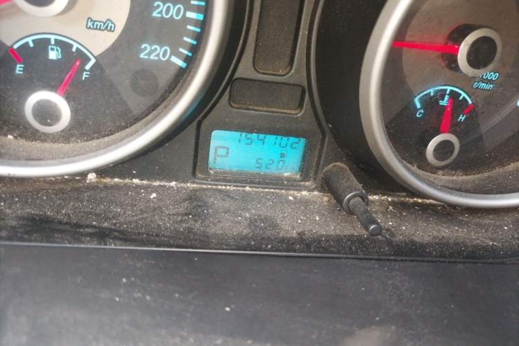 Used Buick Excelle 2013 1.5L Automatic Classic Model Odometer Close Up