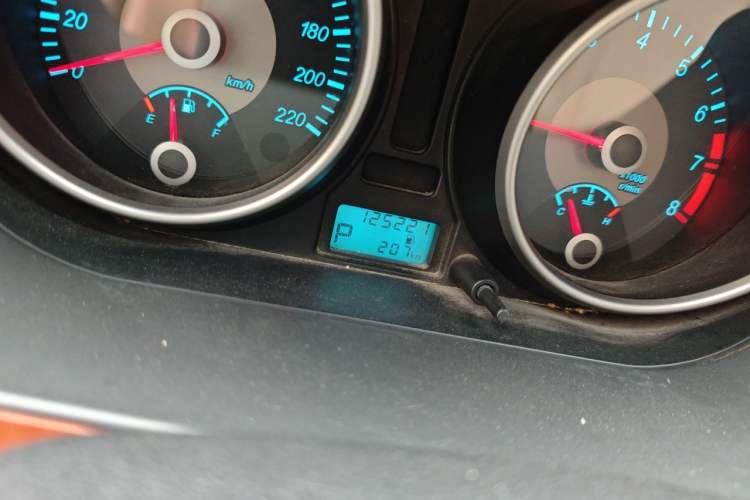 Used Buick Excelle 2013 1.5L Automatic Luxury Model Odometer Close Up